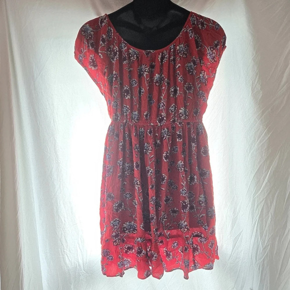 Lovely Red Floral Crepe Dress - Picture 8 of 9